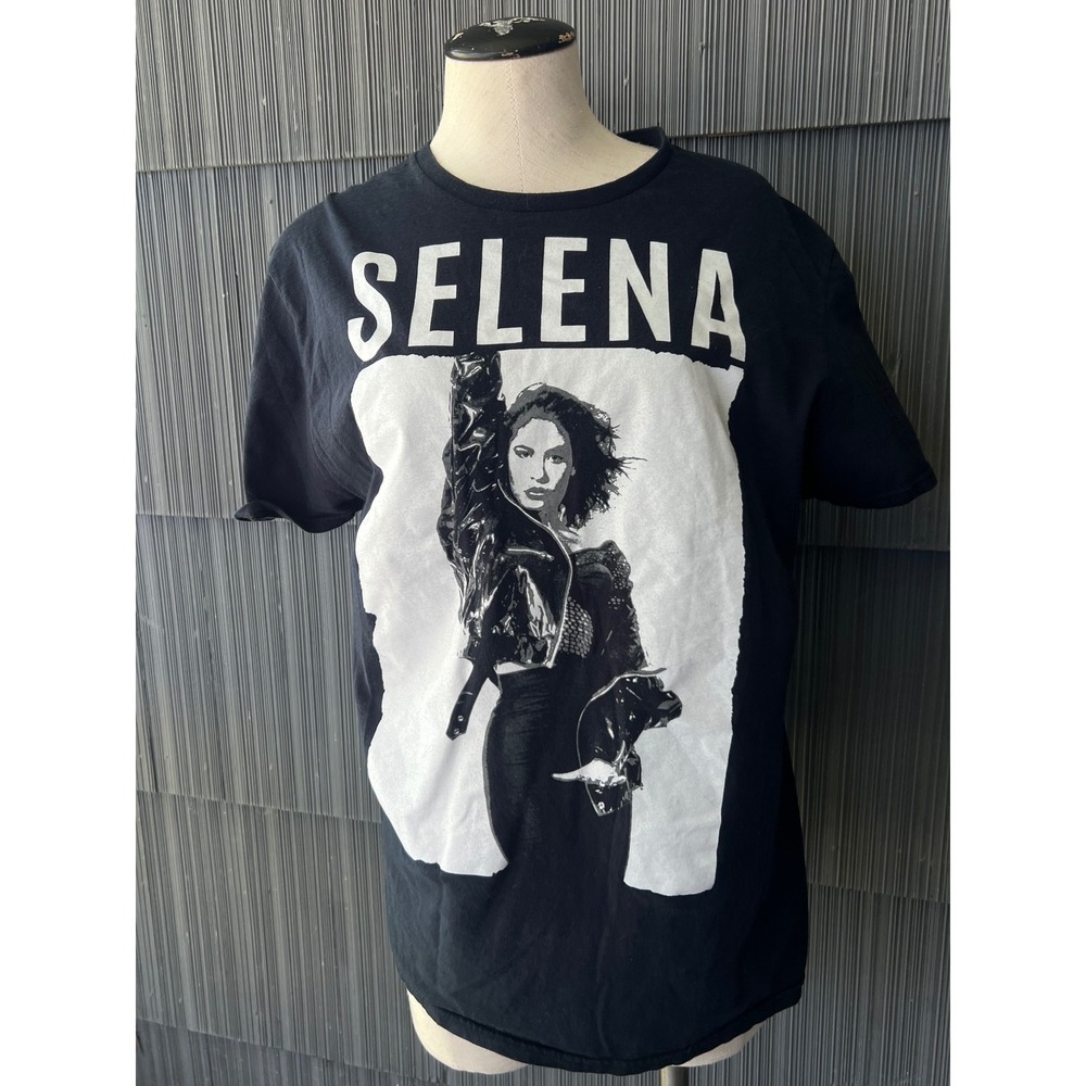 Selena Quintanilla Black Graphic T-Shirt Large 2019 Tee Streetwear Memorabilia